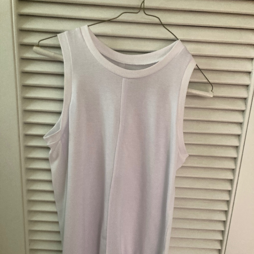 white sleeves shirt